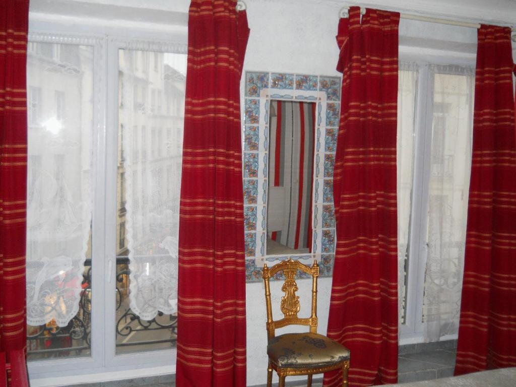 Le Petit Trianon Hotel Parijs